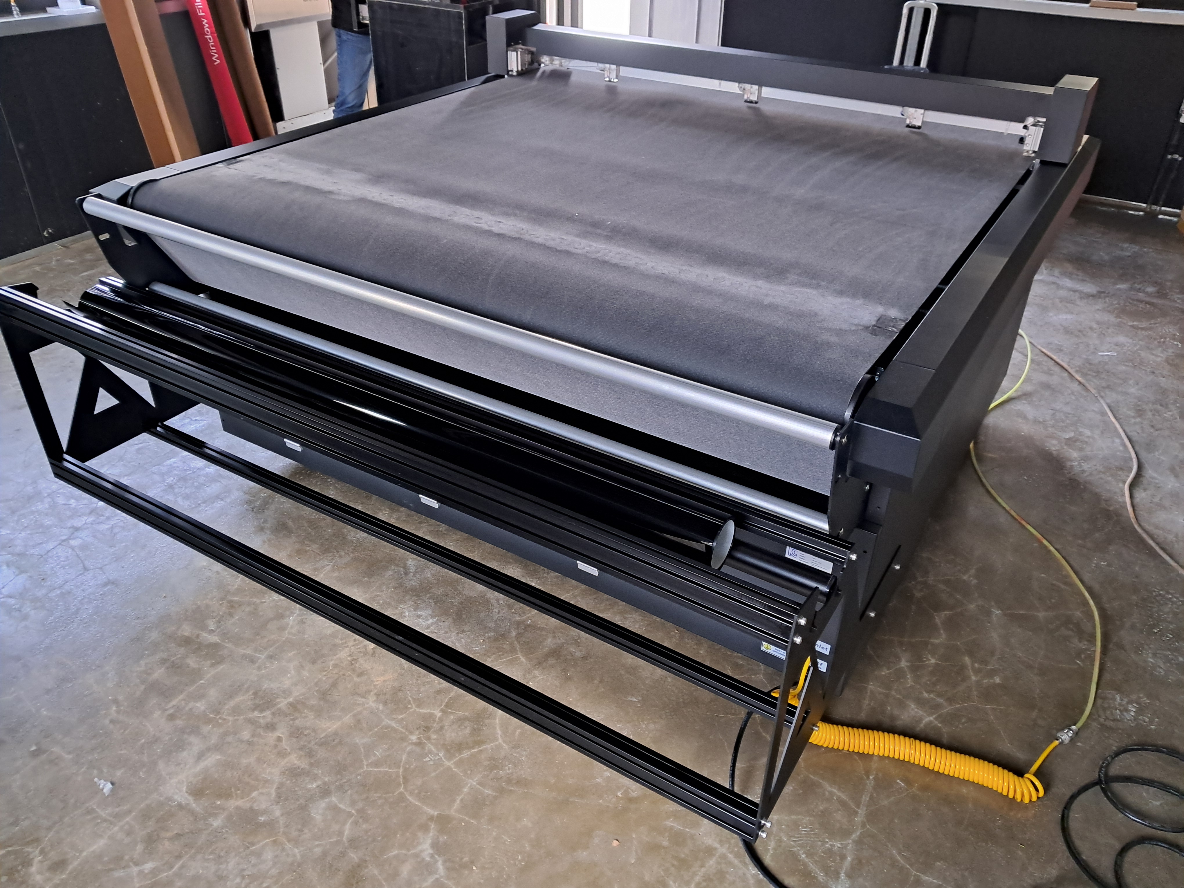 제주 하나자동차용품 KC인증 평판재단기 F1612 설치완료 첨부파일 : 1738720309_3.jpg