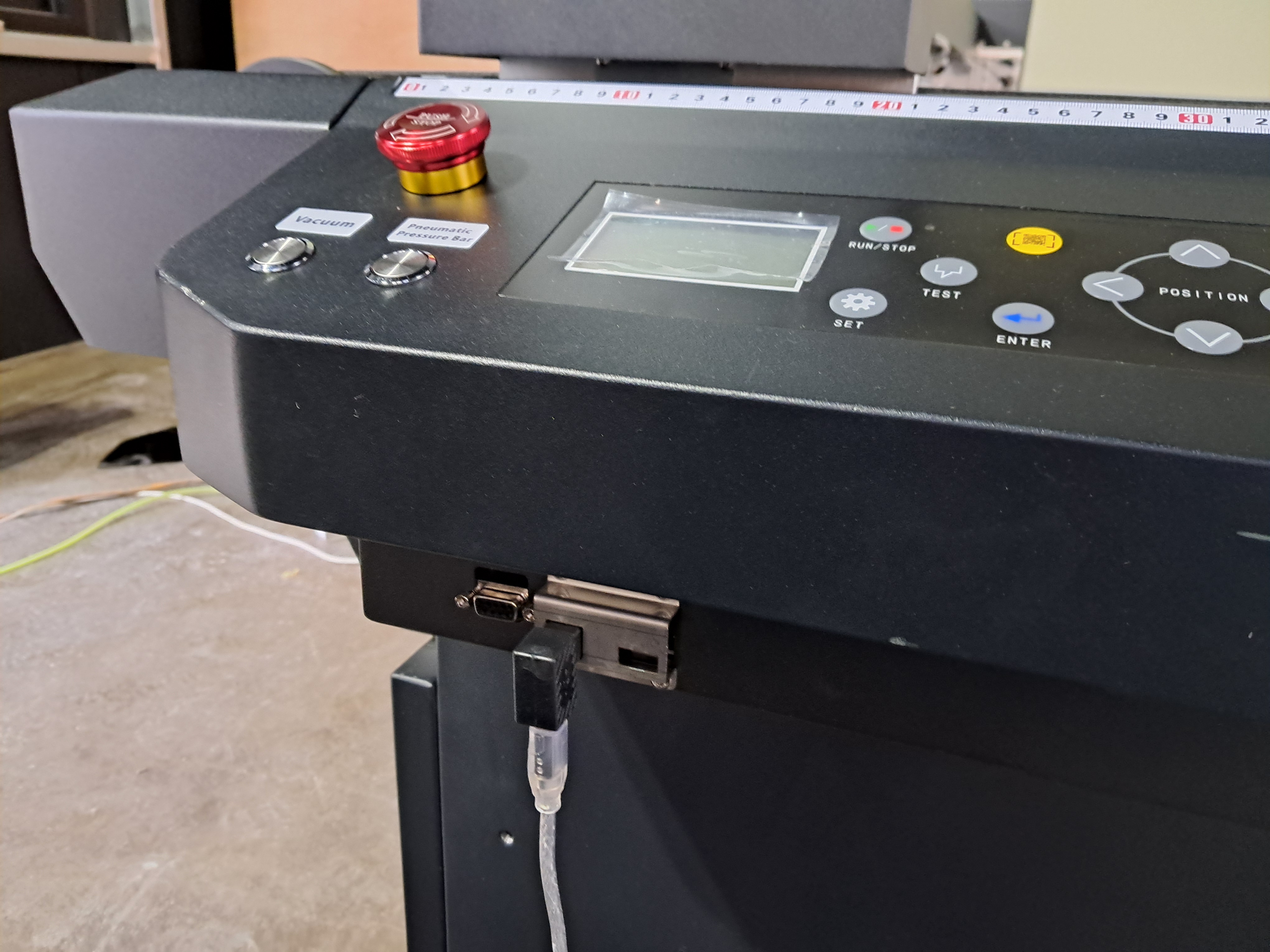 제주 하나자동차용품 KC인증 평판재단기 F1612 설치완료 첨부파일 : 1738720309_5.jpg