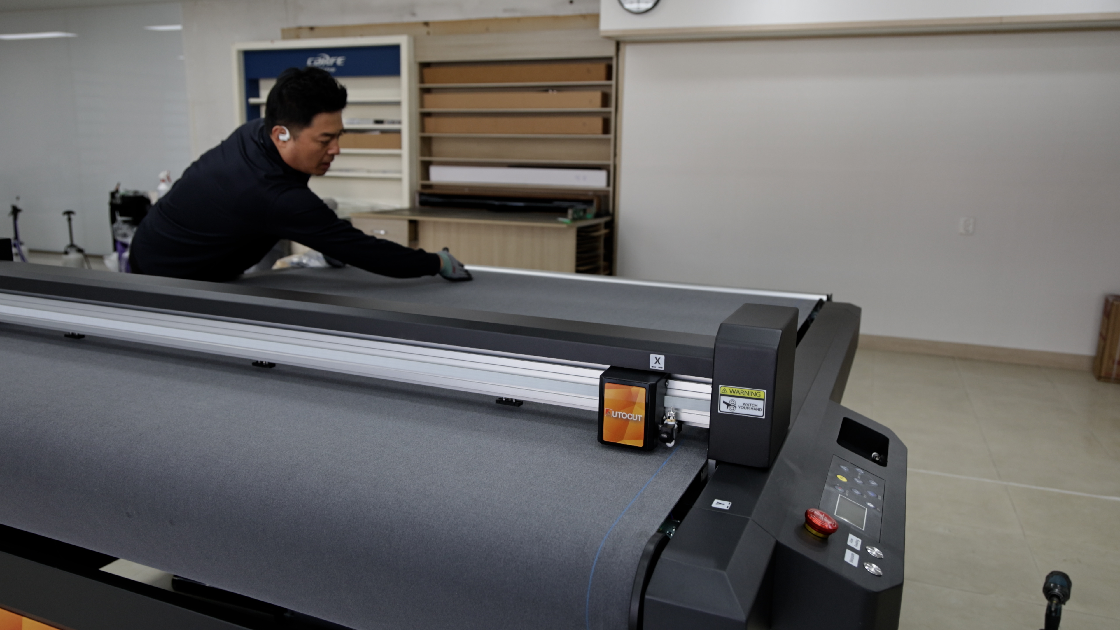 김천 모비스카페 F1612 평판재단기 설치완료 첨부파일 : 1768452131_10.jpg