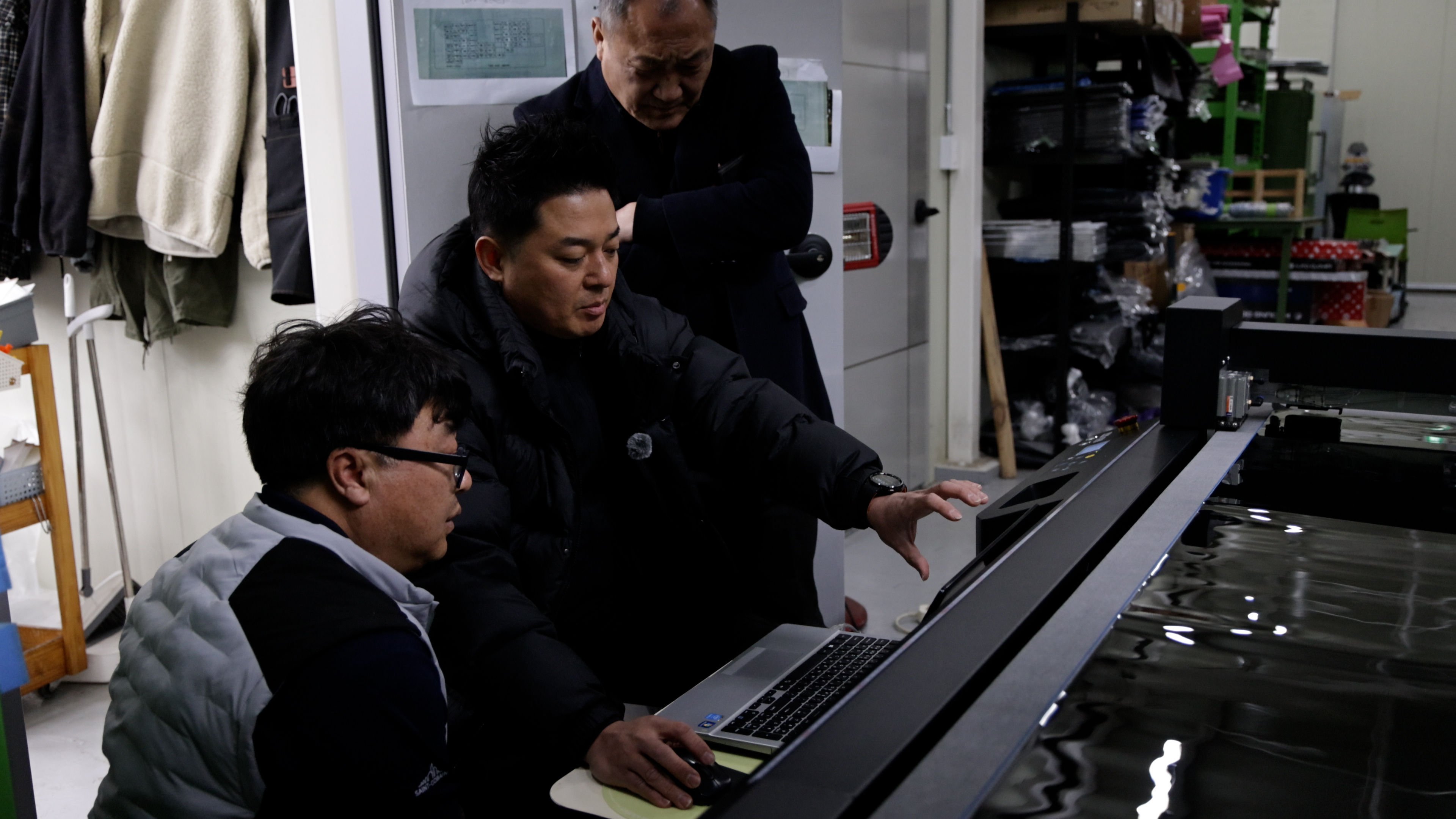 군산 매일카 F1612 평판 재단기 설치 첨부파일 : 1772769583_7.jpg